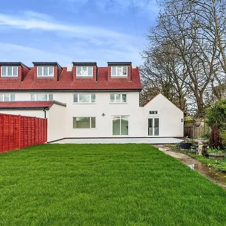 2 Orchard Farm Cottages, Sleeps 10, Large Garden East Grinstead Exterior photo