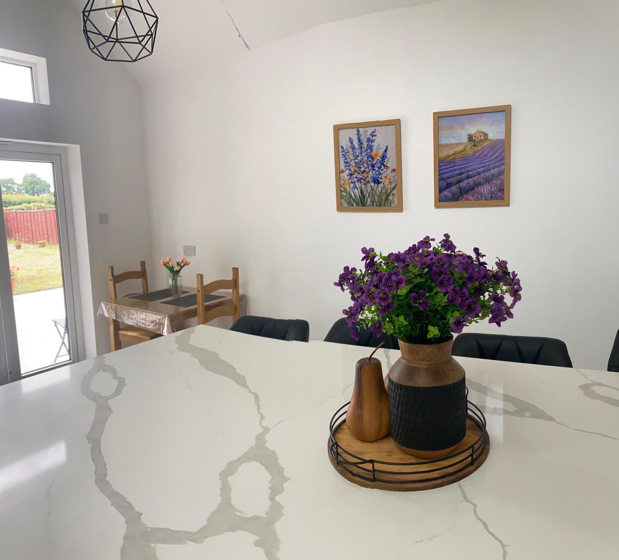 Holiday home 2 Orchard Farm Cottages, Sleeps 10, Large Garden